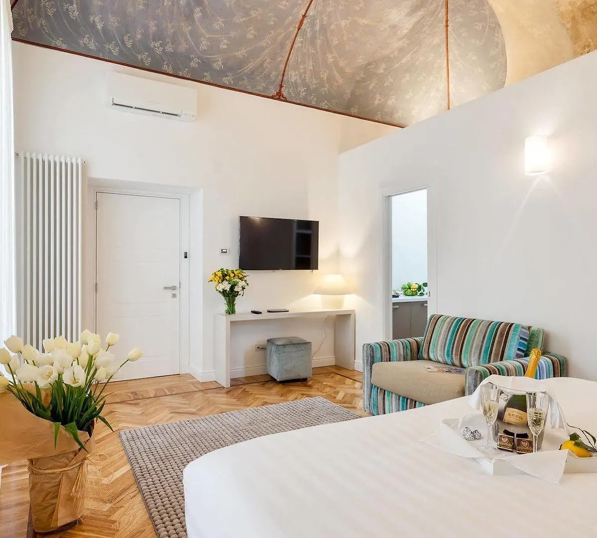 *** בית הארחה רומא 504 Corso Suites איטליה